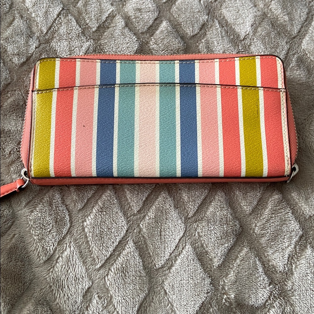 Coach Peyton Multistripe Zip Wallet. - Picture 2 of 10